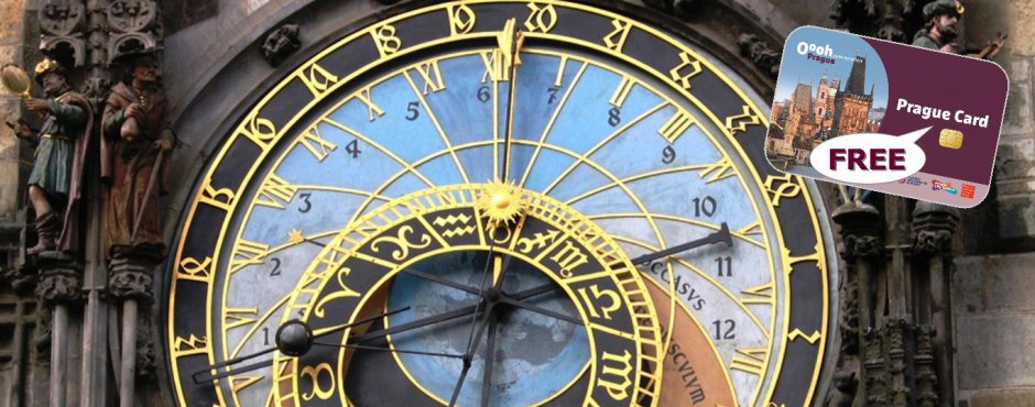 El famoso reloj de Praga, al lado de la Plaza del Ayuntamiento.